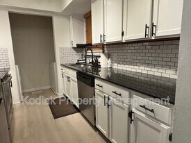 9175 S Jefferson Pl in Sandy, UT - Building Photo