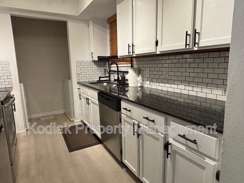 9175 S Jefferson Pl in Sandy, UT - Building Photo