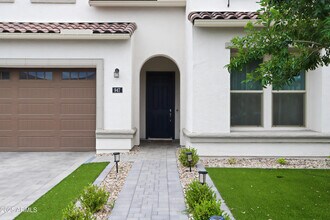947 E Ladbroke Way in Gilbert, AZ - Foto de edificio - Building Photo