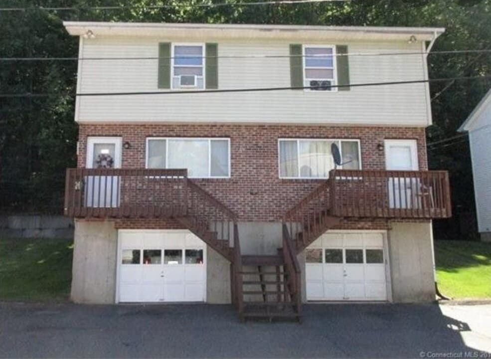 200 Yale St, Unit 13B in Waterbury, CT - Building Photo