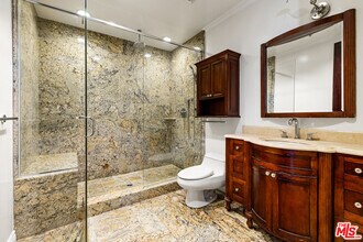 632 Kings Rd in Los Angeles, CA - Building Photo - Building Photo
