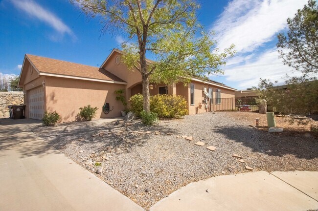 property at 3913 Pearl Ct