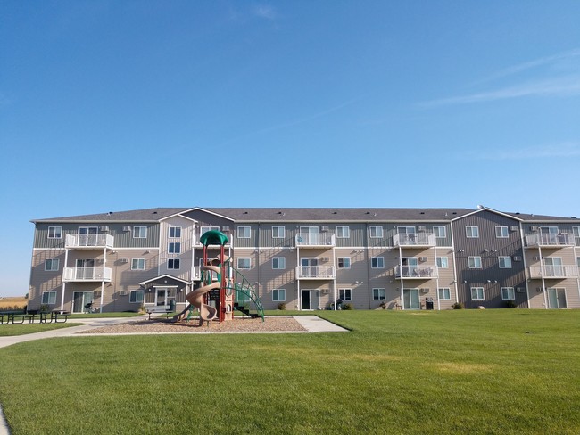 Watford McKenzie Park Apartments in Watford City, ND - Building Photo - Building Photo