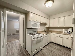 Kentview Garden's Apartments in Grand Rapids, MI - Building Photo - Building Photo