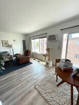 2645 28th St in Santa Monica, CA - Building Photo