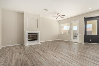 2756 Leys Burnett Ave in Henderson, NV - Building Photo - Building Photo