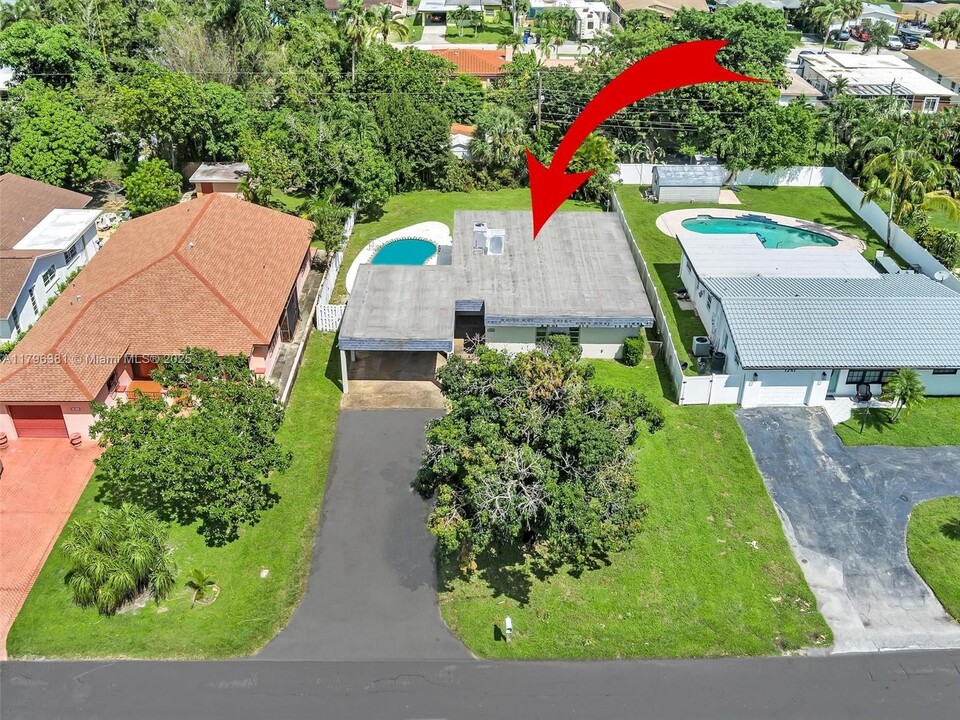 1281 SW 32nd St in Fort Lauderdale, FL - Building Photo