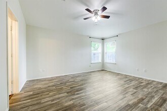 12017 Buzz Schneider Ln in Austin, TX - Building Photo - Building Photo