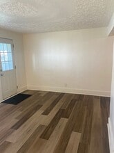 162 Glenn St in Barberton, OH - Building Photo - Building Photo