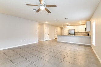 956 Louvre Ct in Kissimmee, FL - Building Photo - Building Photo