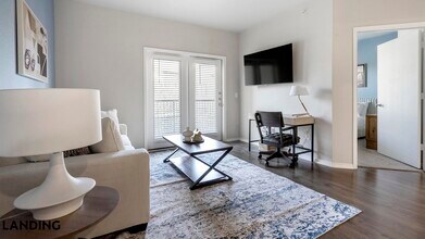 11139 Culebra Rd in San Antonio, TX - Building Photo - Building Photo