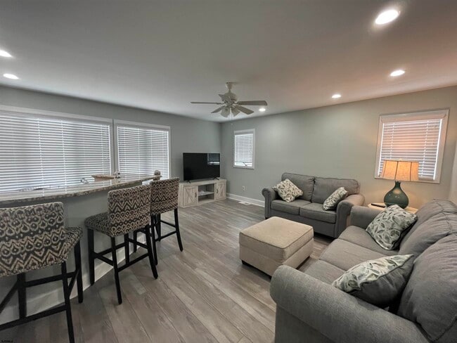6 N Adams Ave in Margate City, NJ - Building Photo - Building Photo