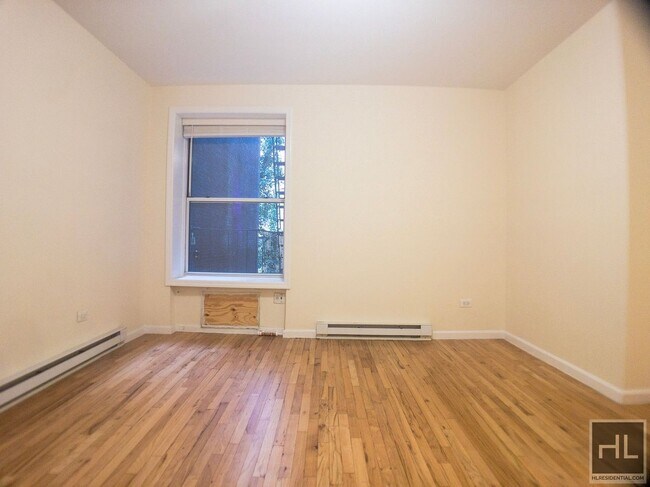 WEST 73 STREET in New York, NY - Building Photo - Building Photo