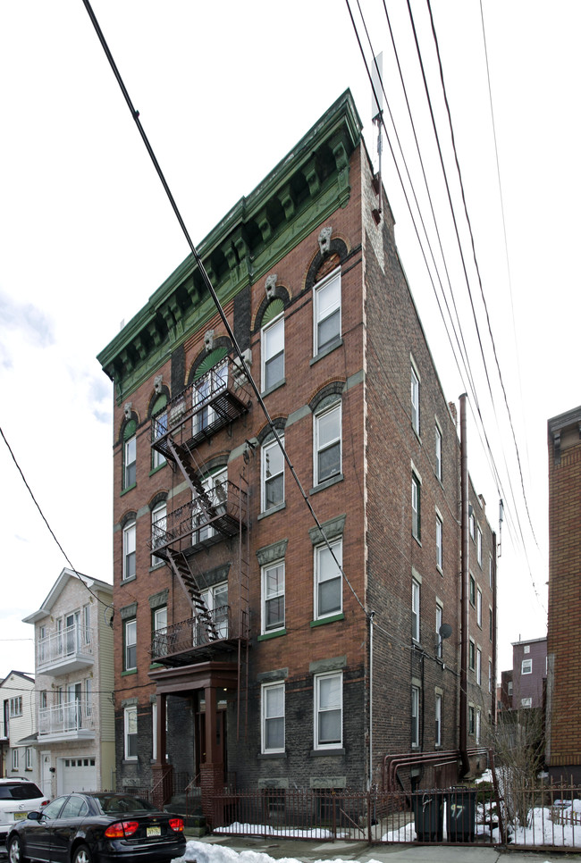 97-99 Bleecker St in Jersey City, NJ - Building Photo - Building Photo