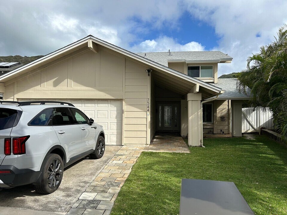 7544 Muolea Pl in Honolulu, HI - Building Photo