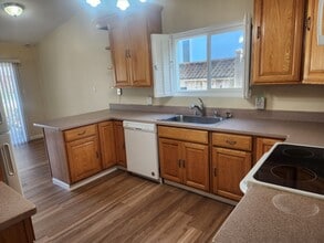 160 Sheryl Dr in San Bruno, CA - Building Photo - Building Photo