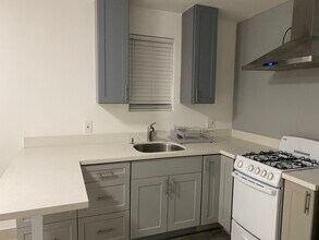 12351 Oxnard St, Unit B in North Hollywood, CA - Foto de edificio - Building Photo