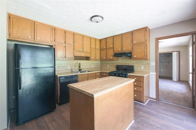 310 Summerwood Ln in Stockbridge, GA - Building Photo - Building Photo