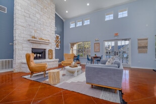 Hill Country Villas in San Antonio, TX - Building Photo