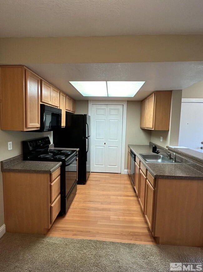 530 E Patriot Blvd in Reno, NV - Building Photo - Building Photo