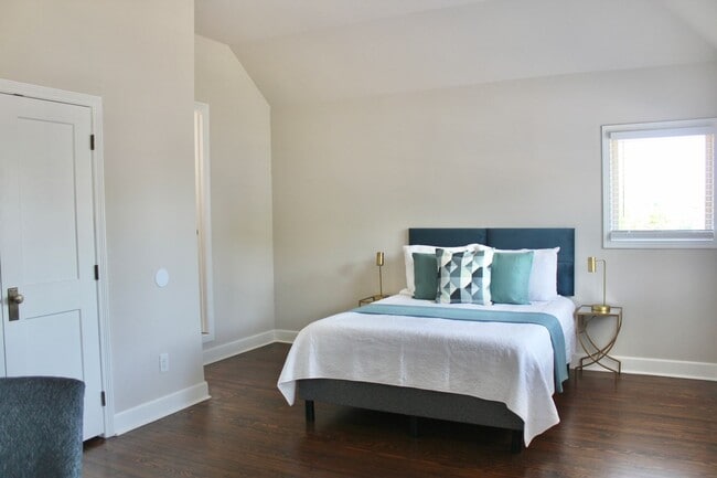 property at 306 N Rosedale Ave