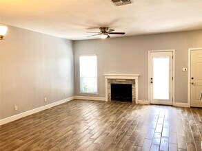 3178 Holly Hall St in Houston, TX - Building Photo - Building Photo