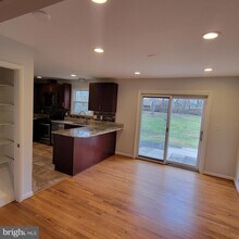 18320 Metz Dr in Germantown, MD - Building Photo - Building Photo