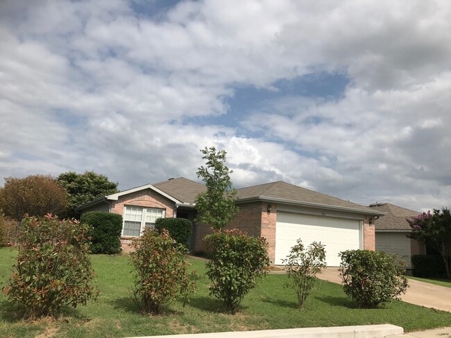 property at 701 Live Oak Dr