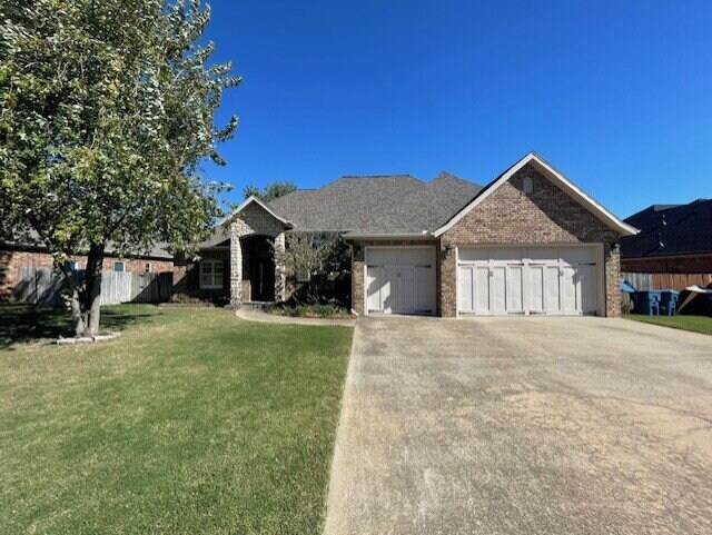 3909 SW Sycamore St in Bentonville, AR - Building Photo