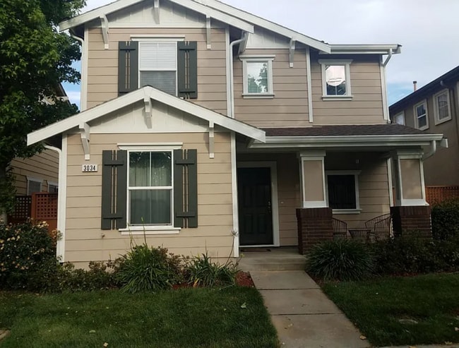 property at 3034 Roadrunner Dr