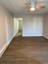 260 N Commerce Ave, Unit 112 in Waynesboro, VA - Building Photo