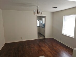 5322 Pine Ave in Pasadena, TX - Building Photo - Building Photo