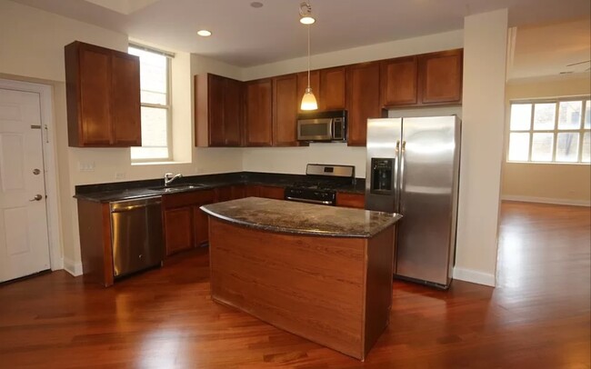 1231 N Ashland Ave in Chicago, IL - Building Photo - Building Photo