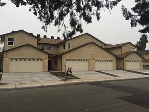 002 - Tiburon Apartments in Yuba City, CA - Building Photo - Interior Photo