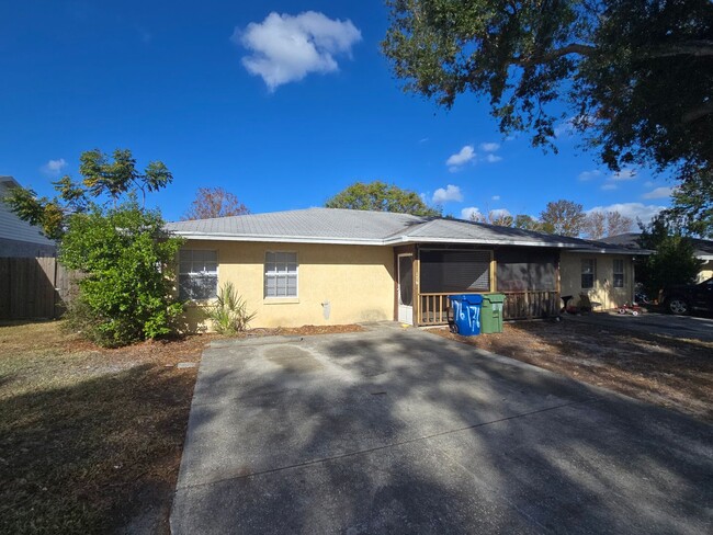 176-178 Rebecca Dr NE in Winter Haven, FL - Building Photo - Building Photo