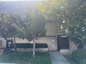 558 Evergreen St in Inglewood, CA - Building Photo - Building Photo