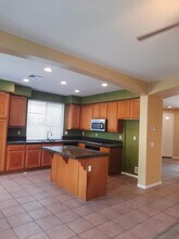 4641 Partow Way in Oceanside, CA - Foto de edificio - Building Photo
