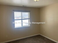 460 E Center St photo'