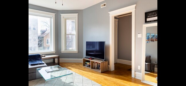 1441 N Washtenaw Ave in Chicago, IL - Building Photo - Building Photo