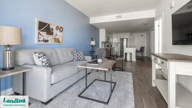 1950 Mayfair St, Unit 802 in Naples, FL - Foto de edificio - Building Photo