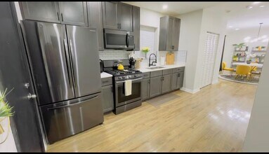 1954 E 73rd Pl, Unit 1 in Chicago, IL - Building Photo - Building Photo