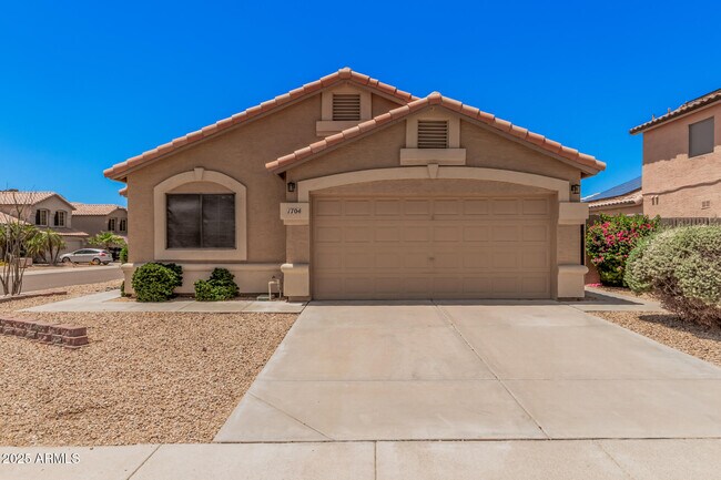 1704 E Pontiac Dr in Phoenix, AZ - Building Photo - Building Photo