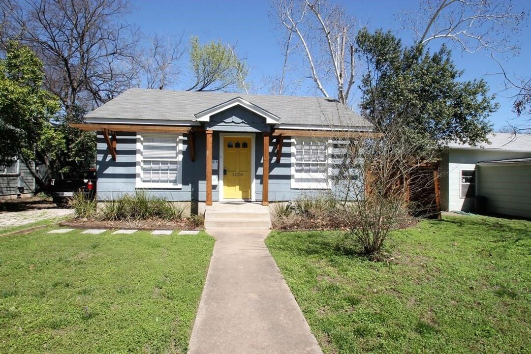 1026 Ellingson Ln in Austin, TX - Building Photo