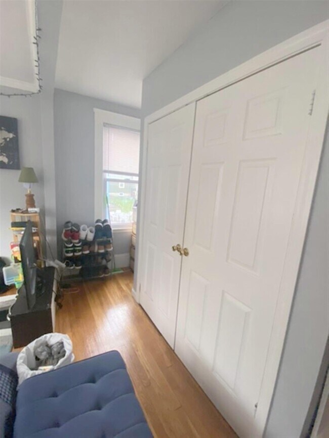 84 Hooker Ave, Unit 2 in Somerville, MA - Foto de edificio - Building Photo