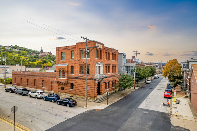 2530-2532 Jane St in Pittsburgh, PA - Foto de edificio - Building Photo