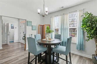 326 Sedium Ln in Portsmouth, VA - Foto de edificio - Building Photo