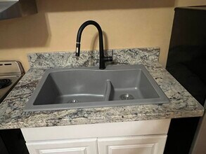 6423 W Maya Way in Phoenix, AZ - Foto de edificio - Building Photo