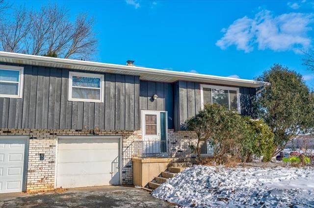 property at 604 Oak St