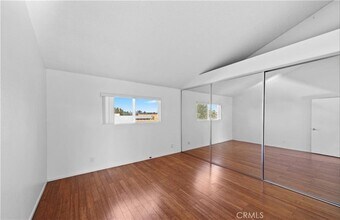 1108 Termino Ave, Unit 301 in Long Beach, CA - Foto de edificio - Building Photo