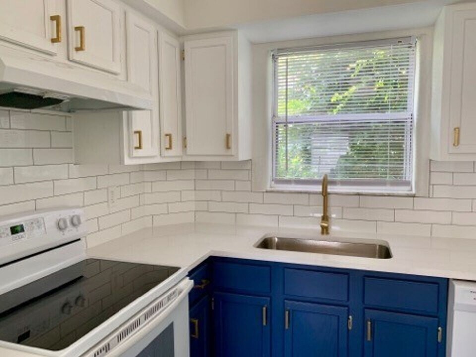 70 W Muriel St in Orlando, FL - Building Photo